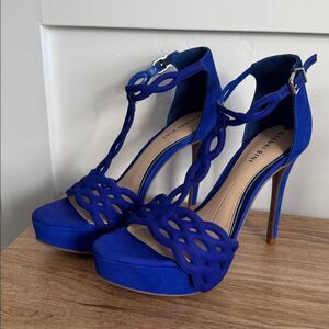 Gianni Bini Blue Suede Leather Peep Toe Stiletto High Heels Platform Size 8 EUC
